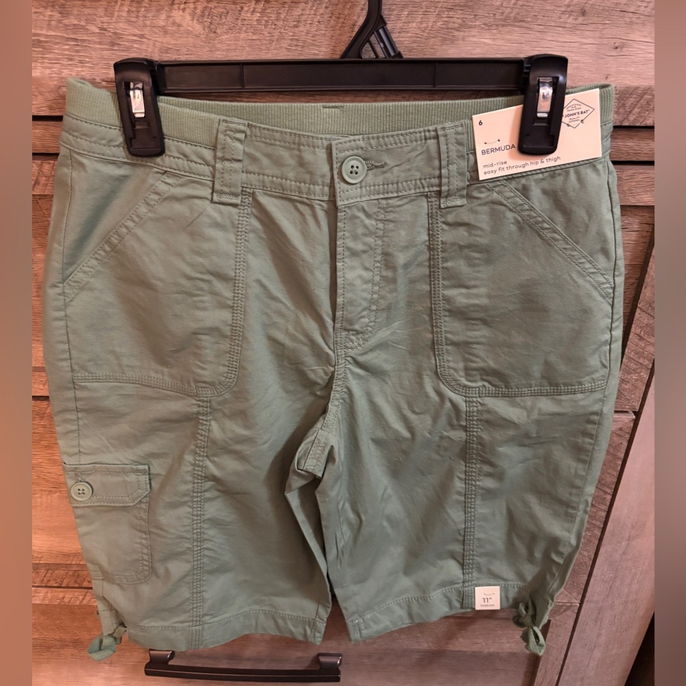 St. John’s bay shorts size 6 women’s